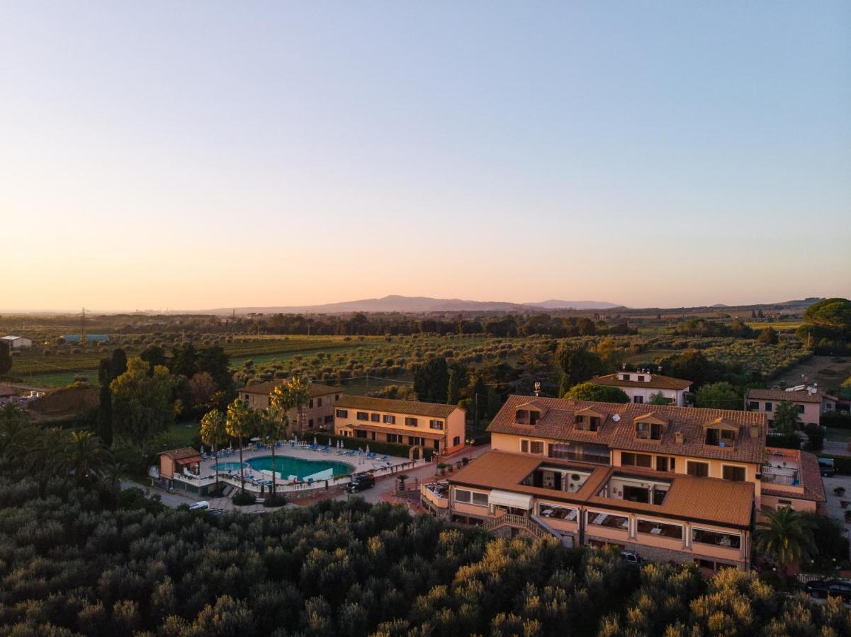 Agrihotel Elisabetta Collemezzano Exterior foto