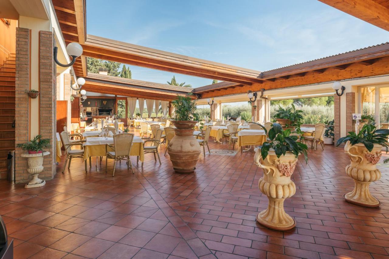 Agrihotel Elisabetta Collemezzano Exterior foto