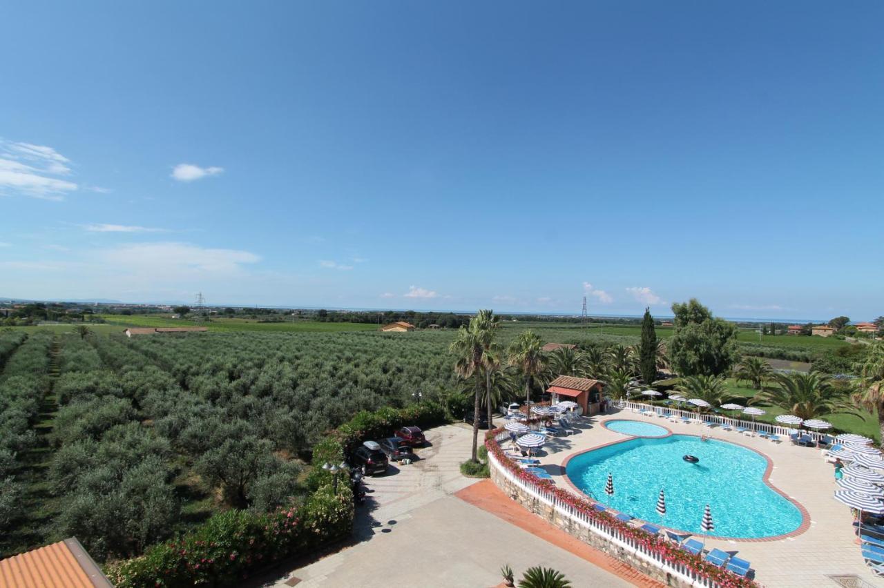 Agrihotel Elisabetta Collemezzano Exterior foto