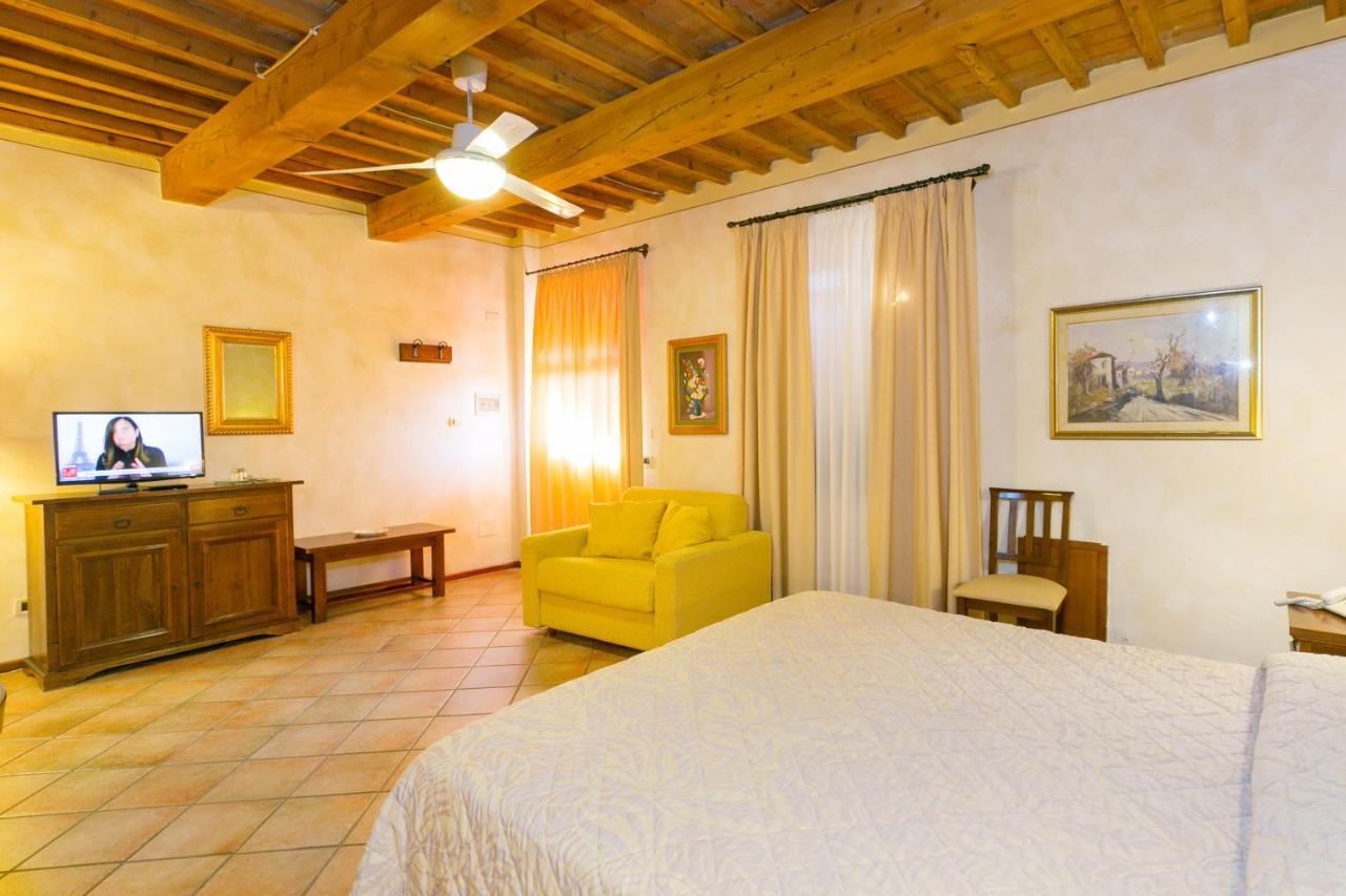 Agrihotel Elisabetta Collemezzano Exterior foto