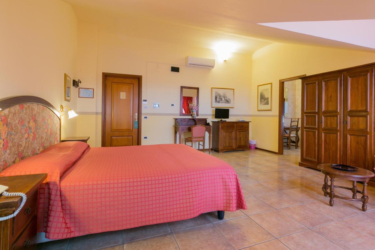 Agrihotel Elisabetta Collemezzano Exterior foto