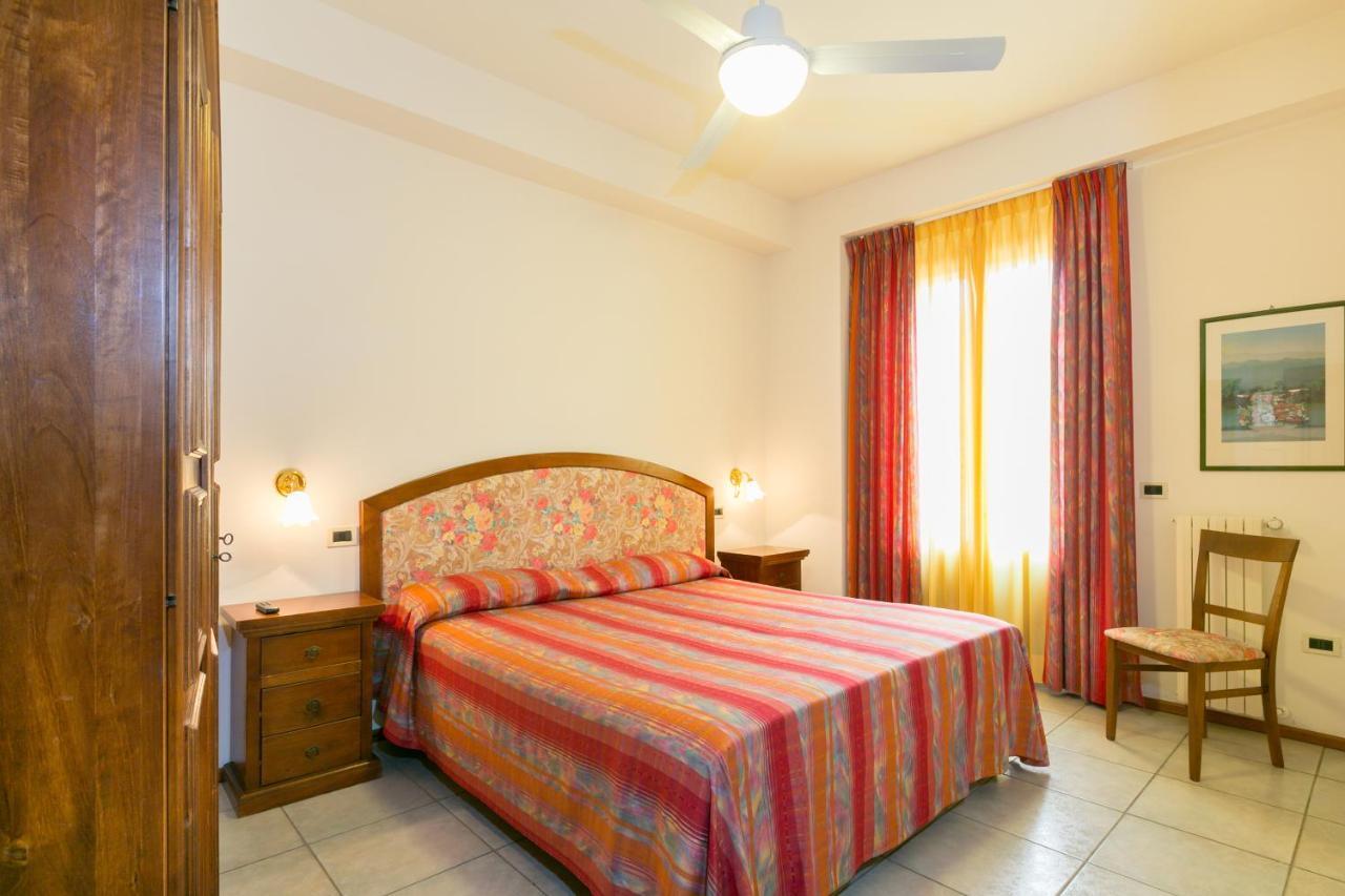 Agrihotel Elisabetta Collemezzano Exterior foto